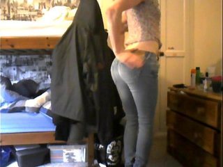 Teen crossdresser in tight jeans